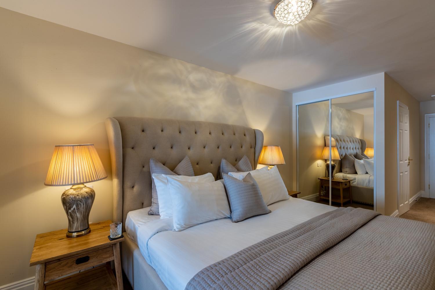 Lakes Hotel & Spa باونيس أون وينديرمير الغرفة الصورة A bedroom at the hotel