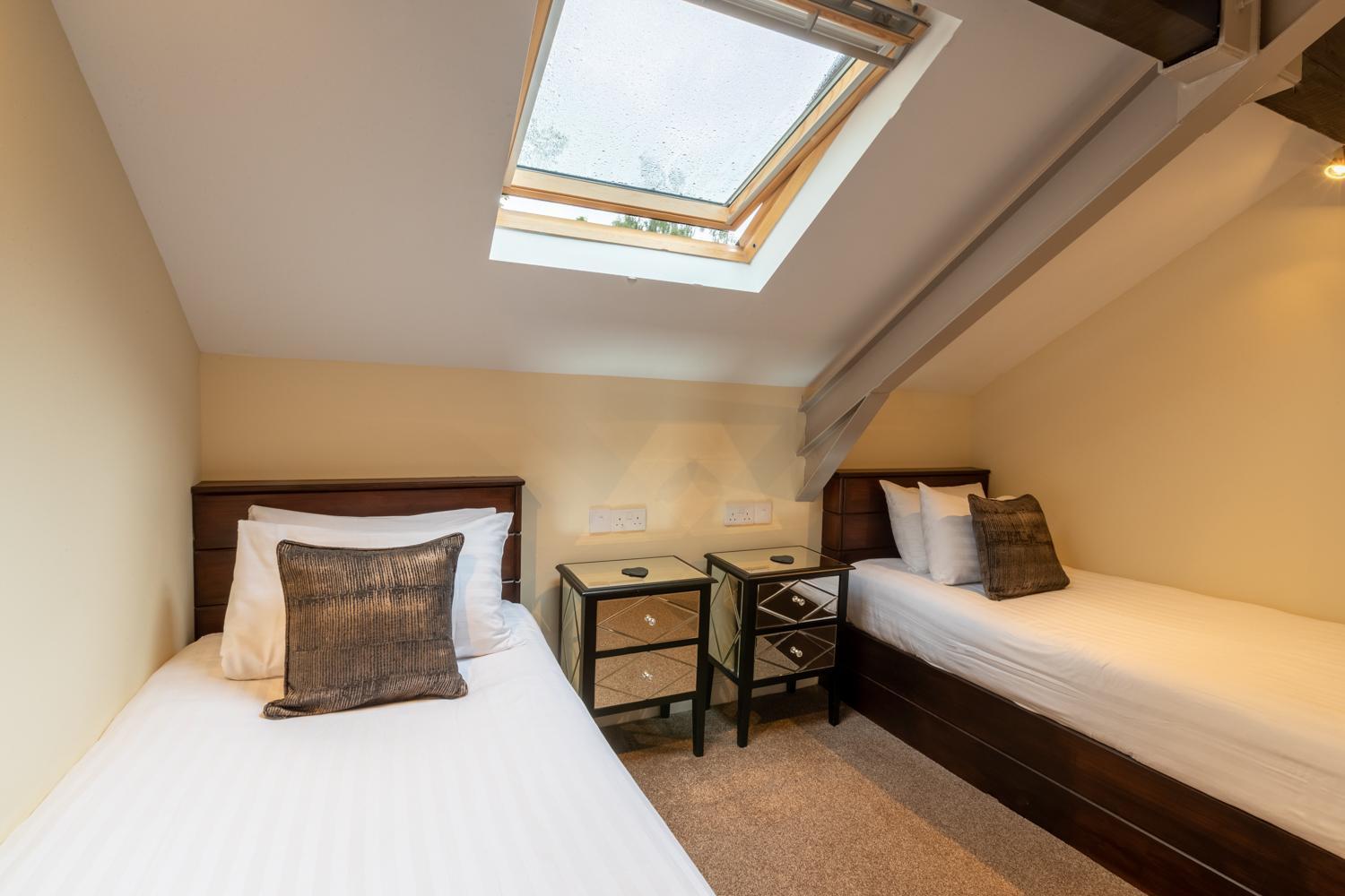 Lakes Hotel & Spa باونيس أون وينديرمير الغرفة الصورة A room at the hotel