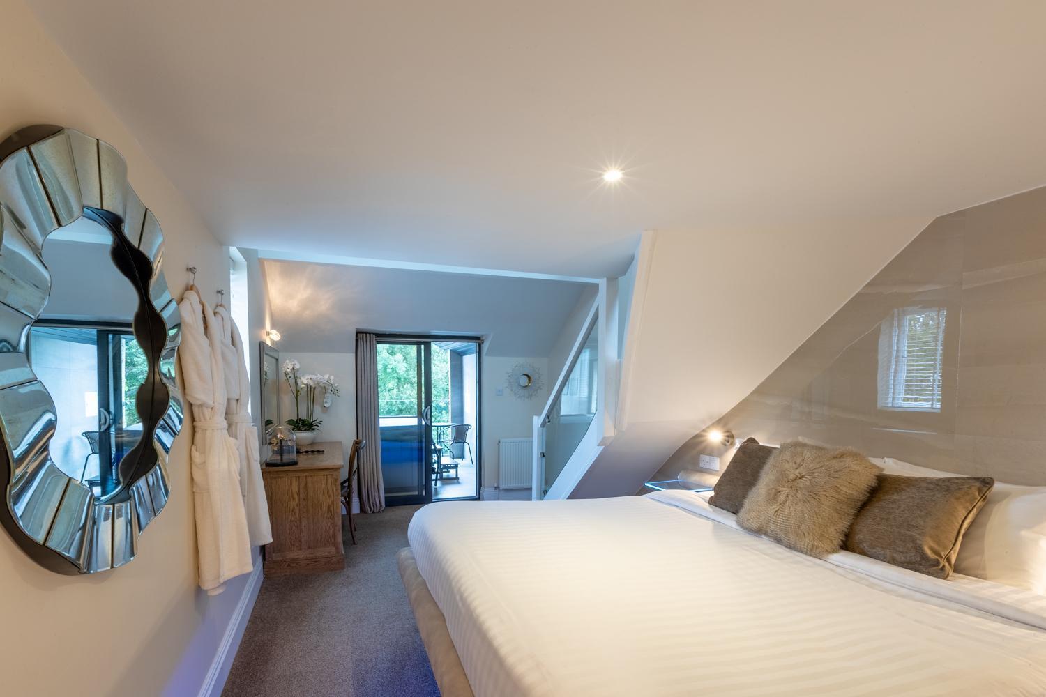 Lakes Hotel & Spa باونيس أون وينديرمير الغرفة الصورة A bedroom at The Old Inn
